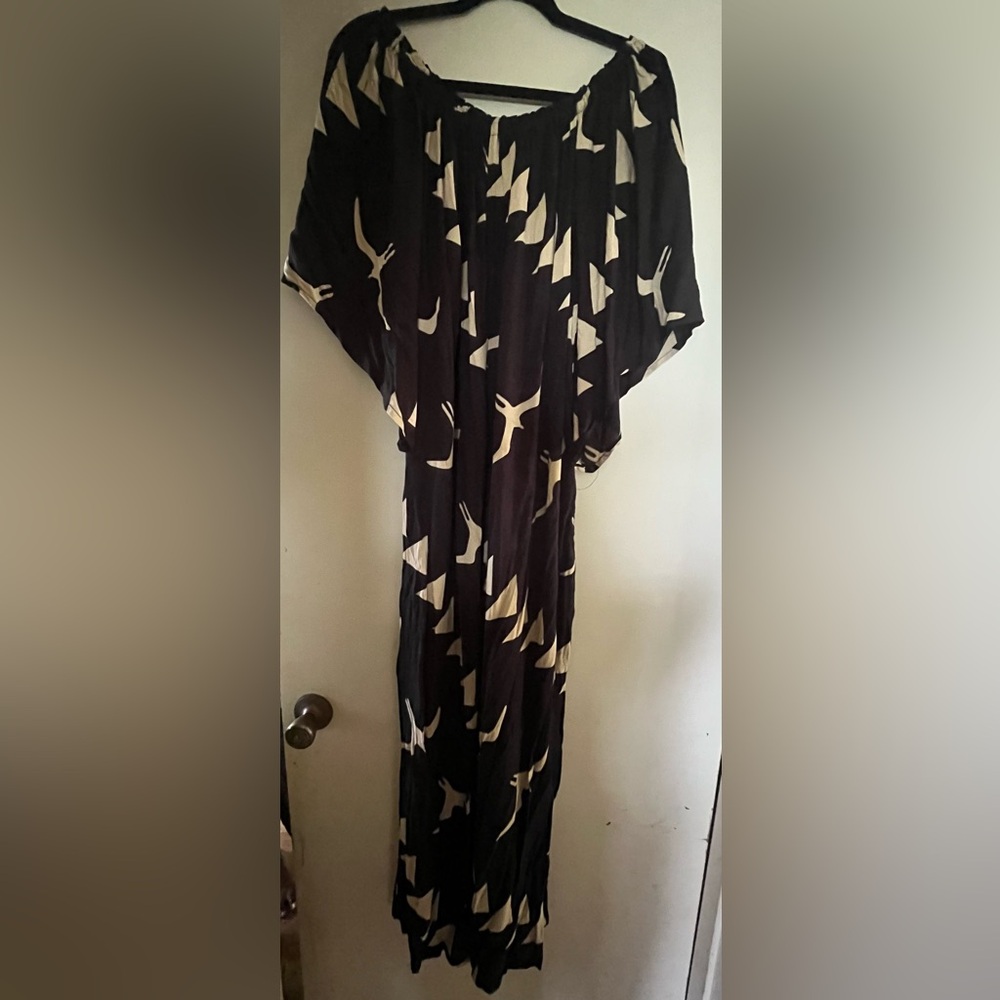 Elegant Black and Cream Patterned Dress